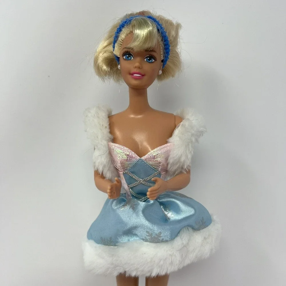 Barbie‎ Skating Star Doll Winter Blue Ice Dress Ice Skates by Mattel